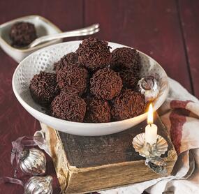 Lebkuchen-Kugeln mit Streuseln
