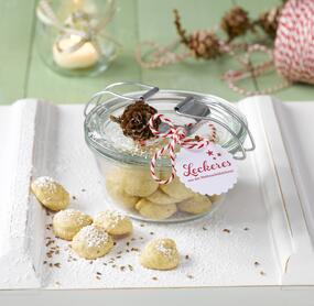 Anis-Tupfen mit Pistazien