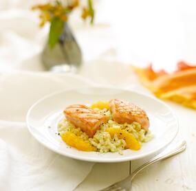 Orangenrisotto mit Lachsfilet