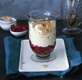 Spekulatius-Creme mit Himbeeren