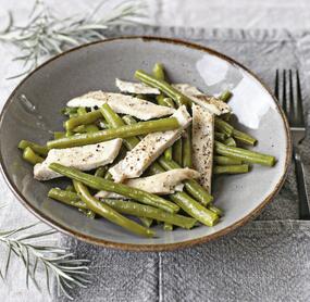 Leicht und lecker: Bohnensalat mit Hähnchenbrustfilet
