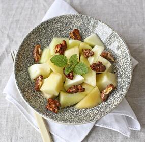 Melonensalat mit Walnüssen