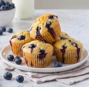 Softe Blaubeermuffins aus einfachem Rührteig