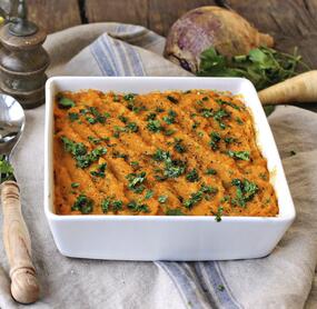 Veganer Süßkartoffel-Steckrüben-Auflauf mit Maronen