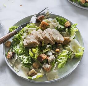 Caesar Salad mit Hähnchenbrustfilet