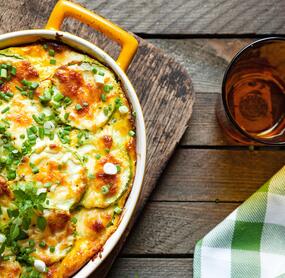 Einfaches Zucchini-Kartoffel-Gratin mit Sahne