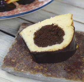 Cremiger Cheesecake mit Schokokern