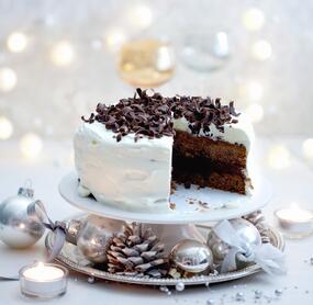 Zimttorte mit Vanillesahne