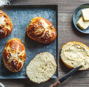 Fluffige Laugenbrötchen wie von der Bäckerei