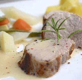 Schweinefilet mit Gemüse und Kartoffeln