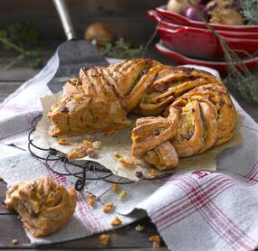Gefülltes Zwiebelbrot
