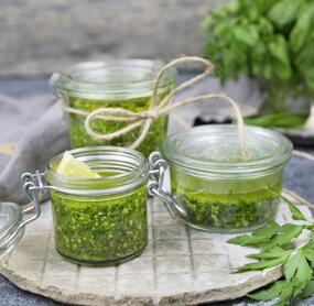 Kräuterpesto auf Vorrat