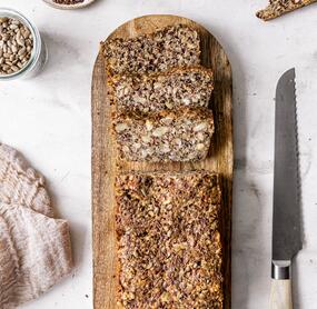 Eiweißbrot mit Nüssen