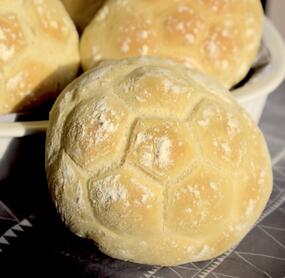 Fußballbrötchen