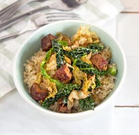 Wirsinggemüse mit Räuchertofu und Quinoa