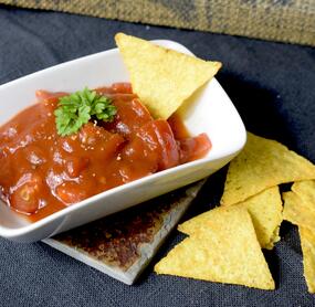Tomatensalsa mit Chilischote
