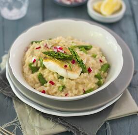 Spargelrisotto mit gebratenem Kabeljaufilet