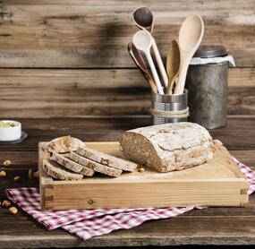 Weizenvollkornbrot mit Haselnüssen