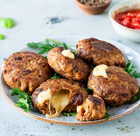 Italienische Frikadellen mit Mozzarella