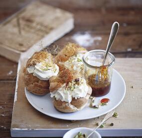 Gefüllte Windbeutel
