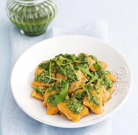 Karottengnocchi mit Rucolapesto