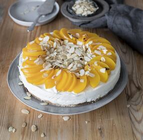 Pfirsich-Buttermilch-Torte