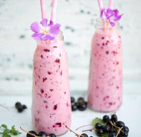 Schwarze-Johannisbeer-Smoothie