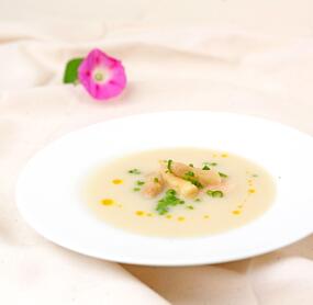 Spargelcremesuppe