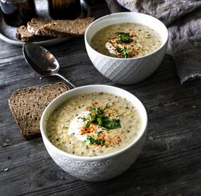 Käse-Porree-Suppe mit Hackfleisch