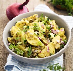 Kartoffelsalat mit Petersilienpesto