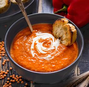 Schnelle Paprikasuppe mit roten Linsen