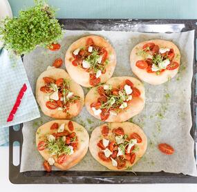 Tomatenfladen mit Camembert