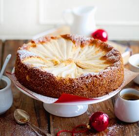 Einfacher Birnenkuchen mit Marzipan