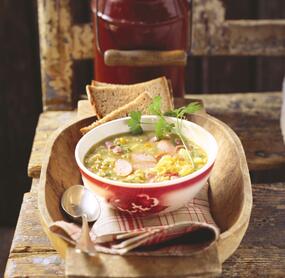 Katentopf mit Würstchen