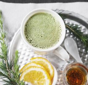 Matcha-Glühpunsch
