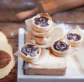 Schokoladen-Mürbeteigtörtchen