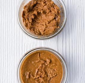 Cremige Erdnussbutter