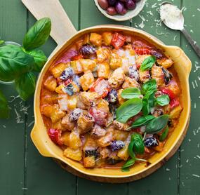 Würziges Hähnchen-Gemüse-Gratin mit Parmesan