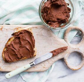 Gesunder Schokoladen-Frischkäse für dein Brot