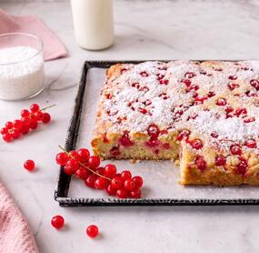 Johannisbeer-Blechkuchen mit 8 Zutaten