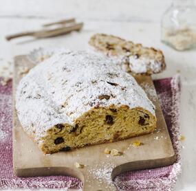 Christstollen mit feinen Gewürzen