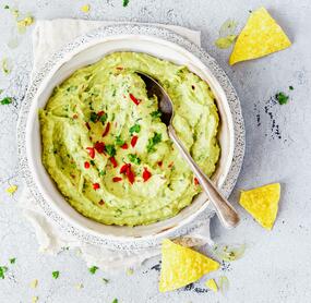 Cremige Guacamole mit Schmand
