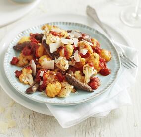 Rinderfilet-Blumenkohl-Topf mit Gnocchi