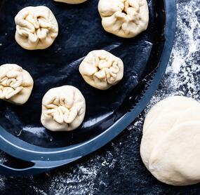 Asiatische Teigtaschen mit Schweinefleisch – Cha Siu Bao