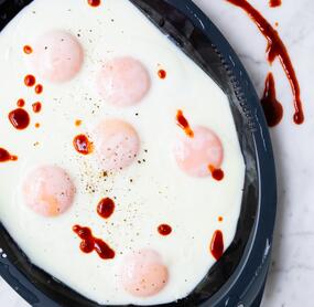 Gedämpfte Eier „sunny side up“