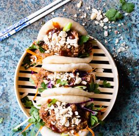 Pulled Chicken Bao Buns