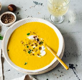 Cremige Maronensuppe mit Sahne
