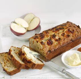 Gewürzbrot mit Äpfeln und Aprikosen