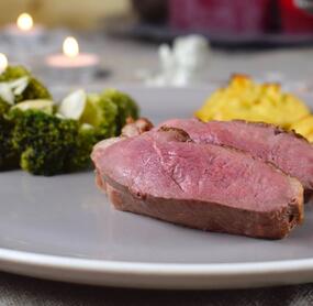 Entenbrust mit Brokkoli und Herzoginkartoffeln