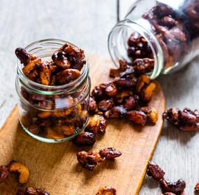 Crunchy Honig-Senf-Nüsse